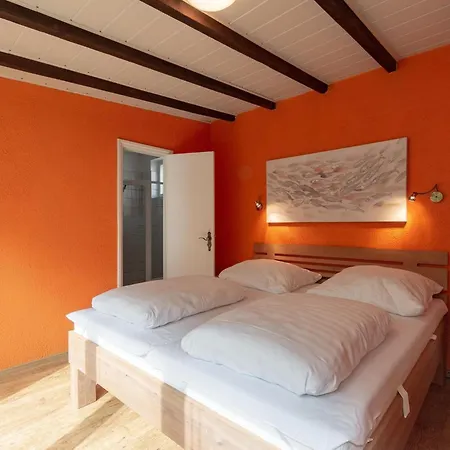 Holiday Bungalow With Garden Sint Maartensvlotbrug