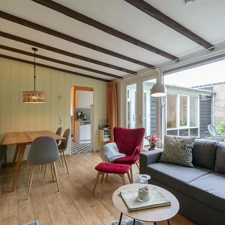 Holiday Bungalow With Garden 펜션